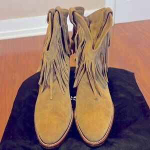 OH WHAT A SHOWSTOPPER YSL BOOTIES SUEDE EXCELLENT
CONDITION SIZE 40